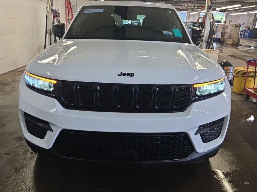 jeep grand cherokee 2023 1C4RJHAG0PC560608 image jeep grand cherokee 2023 1C4RJHAG0PC560608 image